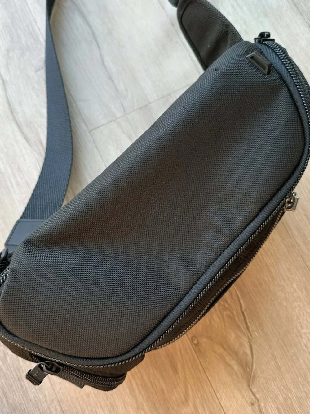 NWOT Tumi Alpha Bravo Kelley Sling Bag - Black
